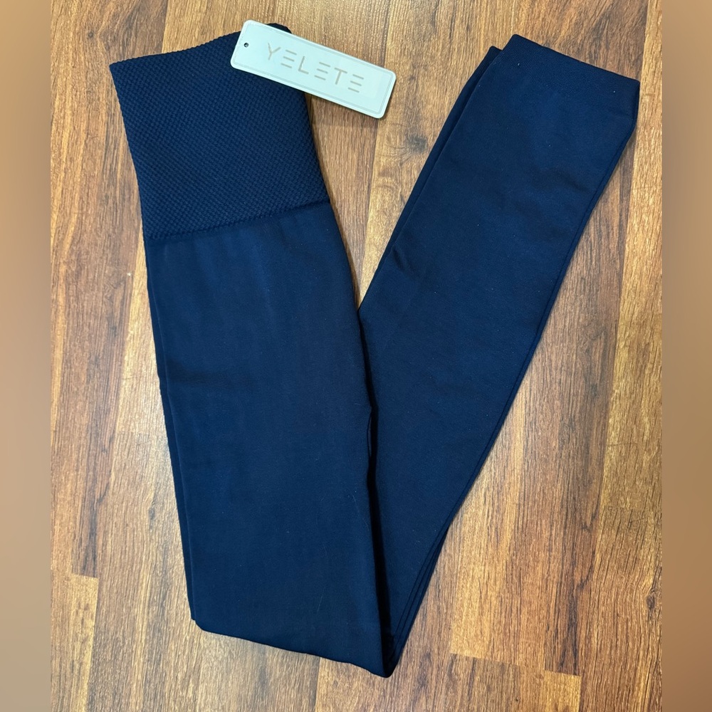 NWT Yelete Navy Blue Buttery Sift Seamless One Size Womens Leggings